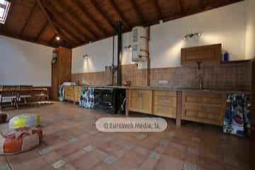 La Sala. Apartamentos rurales La Escuela