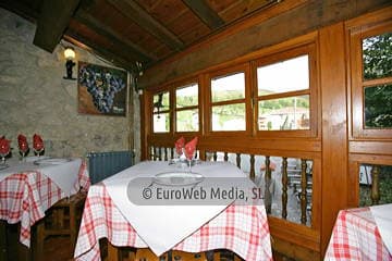 Restaurante. Hotel rural Peña Castil