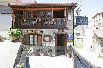 Zona exterior. Hotel rural Peña Castil
