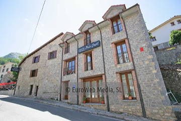 Zona exterior. Hotel rural Peña Castil