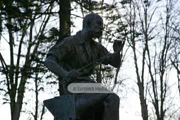 Escultura «Antonio Velázquez de Herrero»