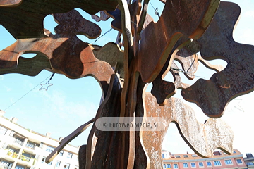 Escultura «El monumento al roble»