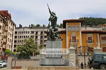 Escultura «Monumento a los Mineros» (Cangas del Narcea). Escultura «Monumento a los Mineros»