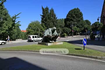 Escultura «Monumento a Campomanes»