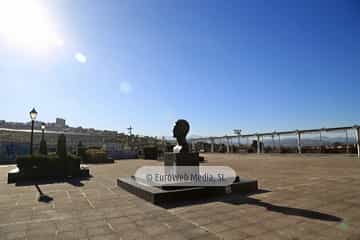 Escultura «Dolores Medio»
