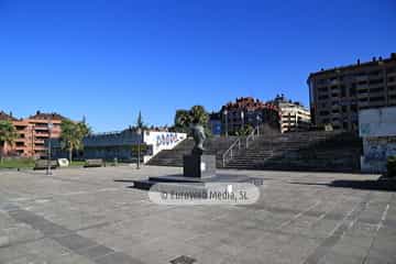 Escultura «Dolores Medio»