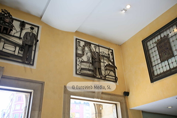 Escultura «Murales de la estación de Renfe»