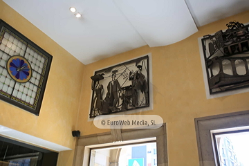 Escultura «Murales de la estación de Renfe»