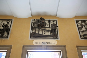 Escultura «Murales de la estación de Renfe»