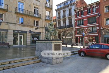 Escultura «Carreño Miranda» en Avilés