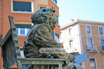 Escultura «Carreño Miranda» en Avilés