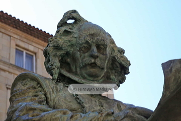 Escultura «Carreño Miranda» en Avilés