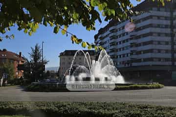 Fuente a la entrada de la autopista Y