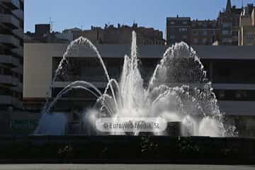 Fuente a la entrada de la autopista Y