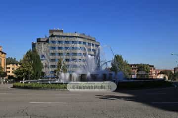 Fuente a la entrada de la autopista Y