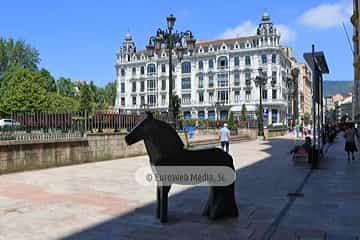 Escultura «Asturcones»