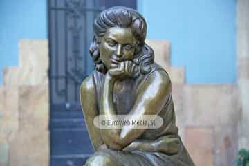 Escultura «La pescadera»