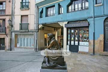 Escultura «La pescadera»