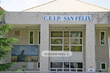 Mural en Candás (fachada colegio San Félix). Mural en Candás 4