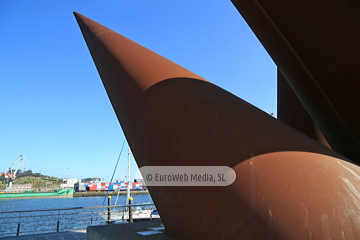 Escultura «Avilés»