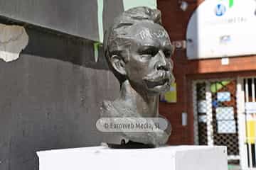 Escultura «José Martí y Pérez»