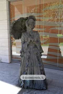 Escultura «Marta y María» en Avilés