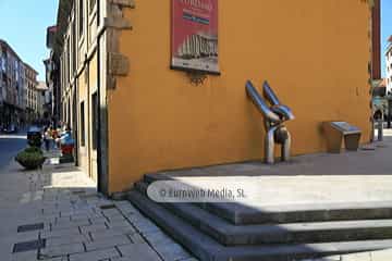 Escultura «Eslabón» en Avilés