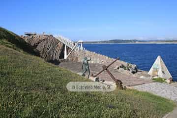 Escultura «El Hondero Balear» en Salinas