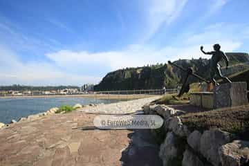 Escultura «El Hondero Balear» en Salinas