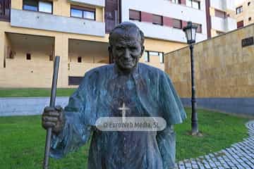 Escultura «Juan Pablo II» en Oviedo
