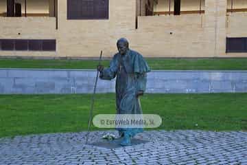 Escultura «Juan Pablo II» en Oviedo