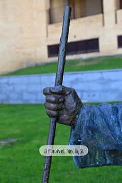 Escultura «Juan Pablo II» en Oviedo