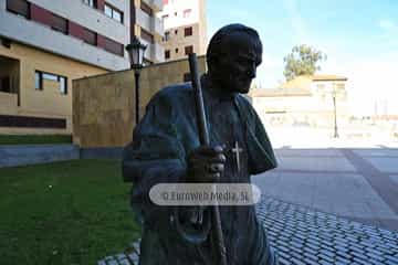 Escultura «Juan Pablo II» en Oviedo