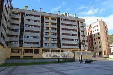 Escultura «Juan Pablo II» en Oviedo