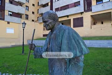Escultura «Juan Pablo II» en Oviedo