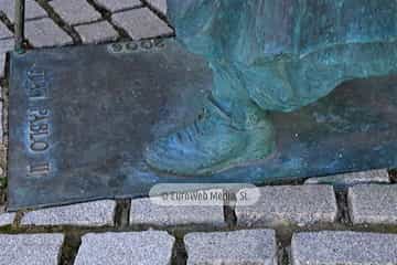 Escultura «Juan Pablo II» en Oviedo