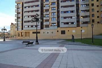Escultura «Juan Pablo II» en Oviedo