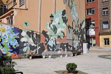 Mural «Pasionarias» en Avilés