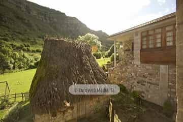 Habitación dos camas. Casa rural La Casuca