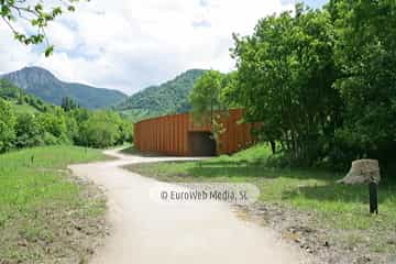Parque de la Prehistoria de Teverga