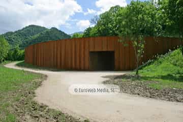 Parque de la Prehistoria de Teverga