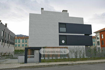 Edificio de viviendas «Mar de Tor» en la avenida de la Paz de Llanes