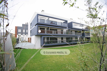 Edificio de viviendas «Mar de Tor» en la avenida de la Paz de Llanes