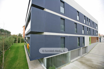 Edificio de viviendas «Mar de Tor» en la avenida de la Paz de Llanes