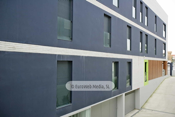 Edificio de viviendas «Mar de Tor» en la avenida de la Paz de Llanes