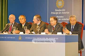 S. Iijima, S. Nakamura, R. Langer, G. M. Whitesides y T. Marks, Premio Príncipe de Asturias de Investigación Científica y Técnica. S. Iijima, S. Nakamura, R. Langer, G. M. Whitesides y T. Marks, Premio Príncipe de Asturias de Investigación Científica y Técnica 2008