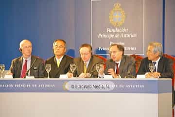 S. Iijima, S. Nakamura, R. Langer, G. M. Whitesides y T. Marks, Premio Príncipe de Asturias de Investigación Científica y Técnica. S. Iijima, S. Nakamura, R. Langer, G. M. Whitesides y T. Marks, Premio Príncipe de Asturias de Investigación Científica y Técnica 2008