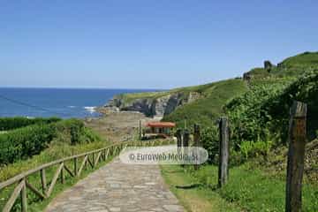 Sendero litoral de la costa este de Gijón