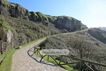 Sendero litoral de la costa este de Gijón
