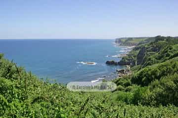 Sendero litoral de la costa este de Gijón
